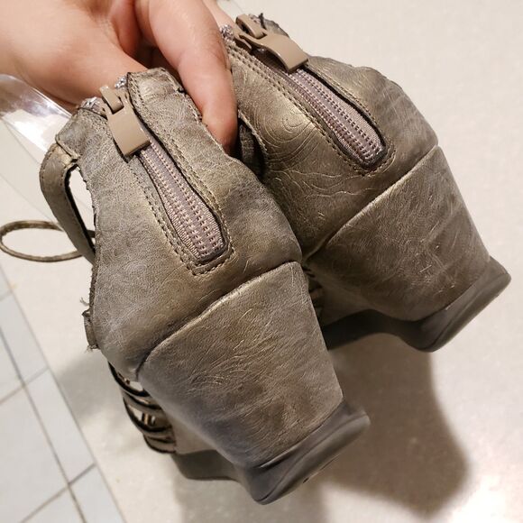 Corkys Boutique LACE Metallic Gunmetal Silver Wedge Gladiator Sandals Womens 10 - Picture 5 of 6